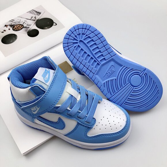 Nike SB Dunk Low Low-Top Sneakers In Blue And White - Picture 9 of 9